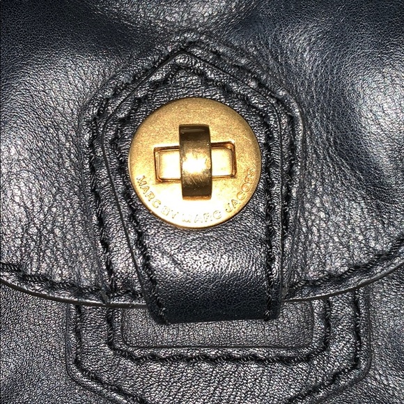 Practically new Marc Jacobs medium crossbody! - Picture 2 of 6